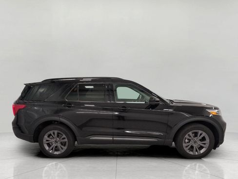 Used 2024 Ford Explorer XLT w/ Equipment Group 202A AWD/4WD image 11
