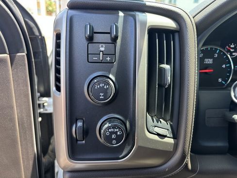Used 2017 GMC Sierra 2500 Denali w/ Duramax Plus Package AWD/4WD image 21