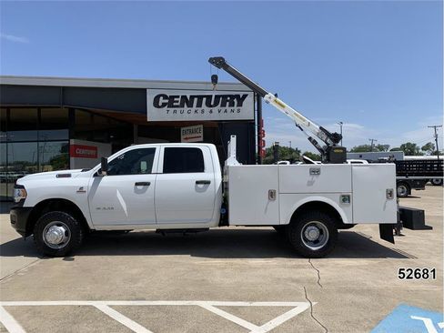 Used 2022 RAM 3500 4x4 Crew Cab DRW image 6