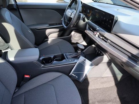 New 2025 Kia K4 LXS image 11
