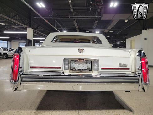 Used 1988 Cadillac Brougham image 4