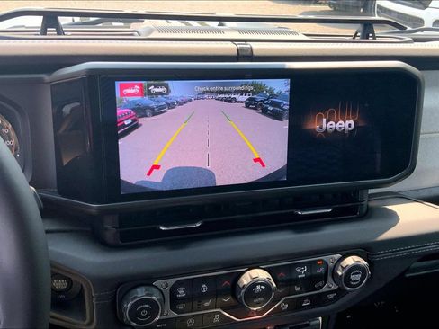 Certified 2025 Jeep Wrangler Unlimited Sahara w/ Safety Group AWD/4WD image 26