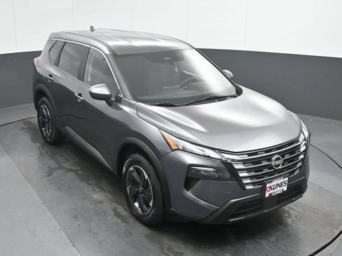 Used 2025 Nissan Rogue SV AWD/4WD image 33
