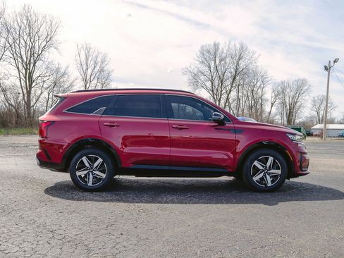 Used 2021 Kia Sorento S w/ Panoramic Sunroof Package image 2