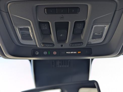 New 2026 GMC Sierra 2500 SLT w/ SLT Convenience Package image 28