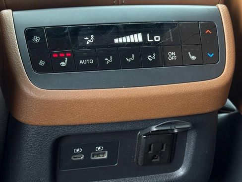 Certified 2025 Nissan Pathfinder Platinum w/ Cargo Package FWD image 14
