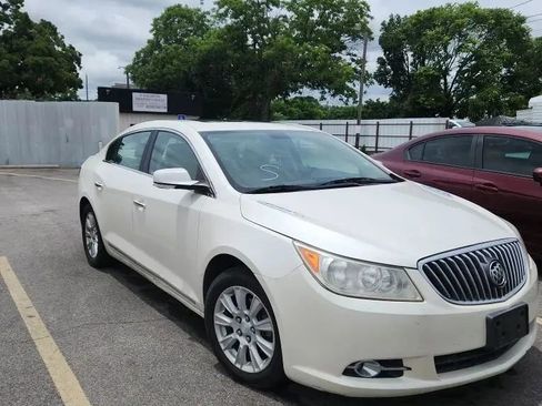 Used 2013 Buick LaCrosse Leather w/ Entertainment Package image 3