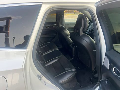 Used 2018 Volvo XC60 T8 R-Design w/ Convenience Package AWD/4WD image 8