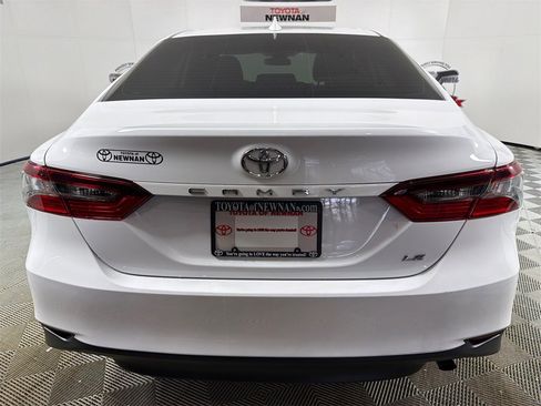 Used 2023 Toyota Camry LE image 4