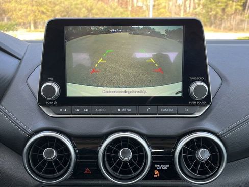 Used 2024 Nissan Sentra SV image 3