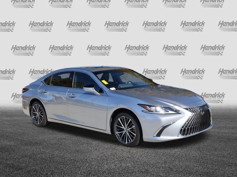 Used 2025 Lexus ES 350 w/ Premium Package image 2