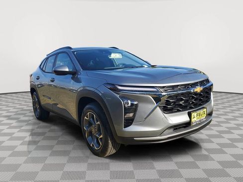 New 2026 Chevrolet Trax LT w/ Driver Confidence Package image 2