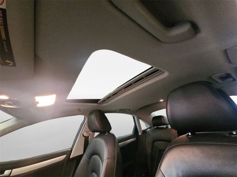 Used 2016 Audi A4 2.0T Premium image 23