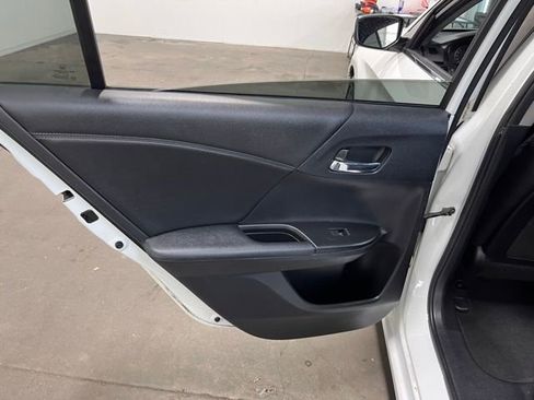 Used 2014 Honda Accord Sport image 19