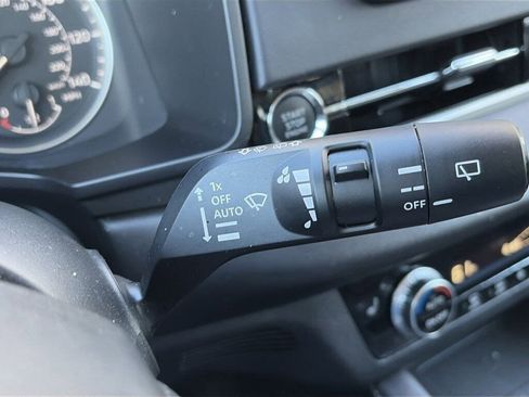 Used 2024 Mitsubishi Outlander SE image 20