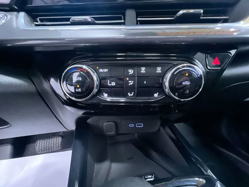 Used 2024 Chevrolet Trax ACTIV w/ Sunroof Package FWD image 28