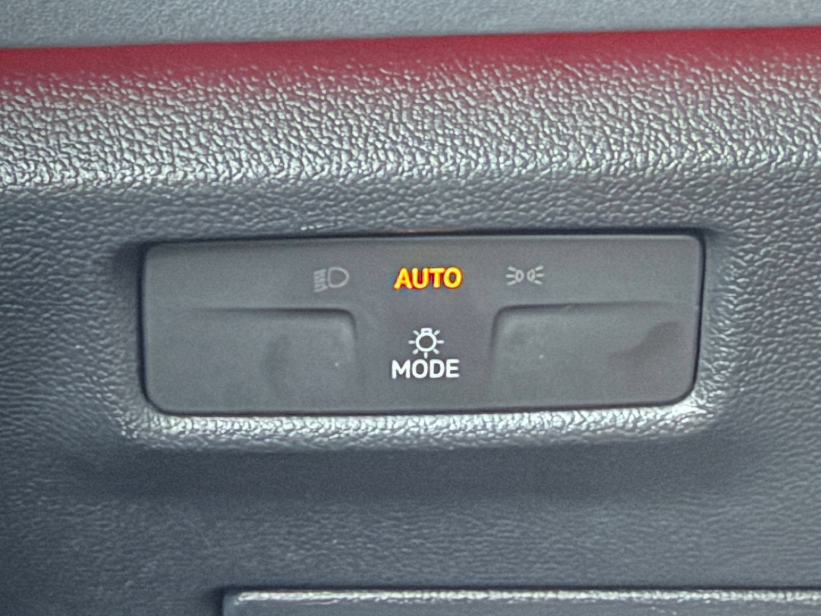 Used 2026 Volkswagen Tiguan SE AWD/4WD image 35