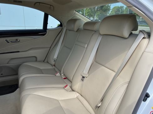 Used 2017 Lexus LS 460 L w/ Ultra Luxury Package RWD image 34
