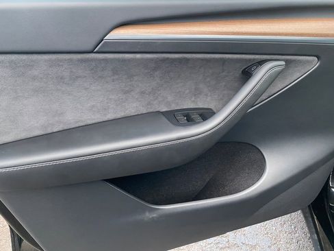 Used 2024 Tesla Model Y Long Range image 13