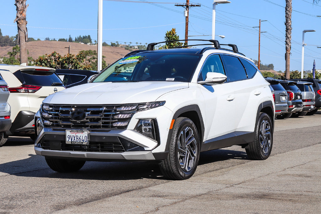 Certified 2025 Hyundai Tucson Limited AWD/4WD image 3