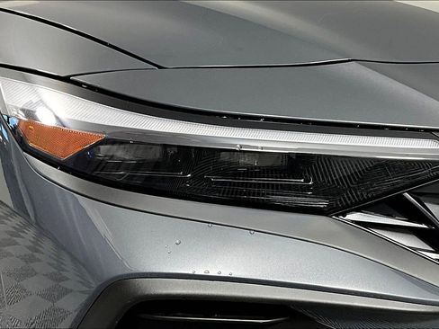 New 2026 Hyundai Elantra SE FWD image 8