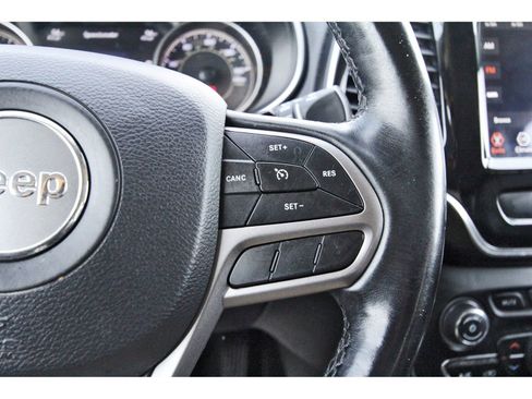 Used 2020 Jeep Cherokee Limited image 24