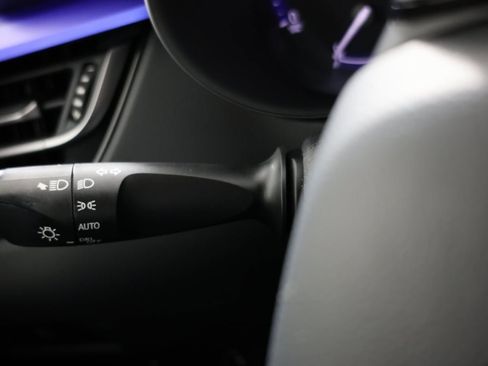 Used 2021 Toyota C-HR XLE image 21