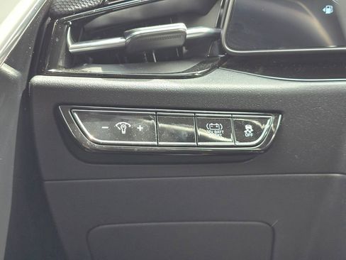 Certified 2025 Kia Niro EX FWD image 17