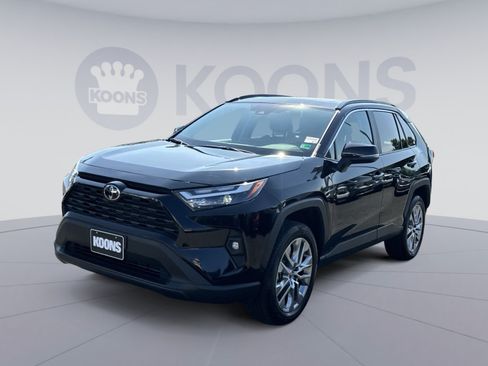 Used 2025 Toyota RAV4 XLE Premium w/ Weather Package AWD/4WD image 1