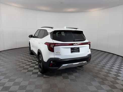 Certified 2024 Kia Seltos EX image 8