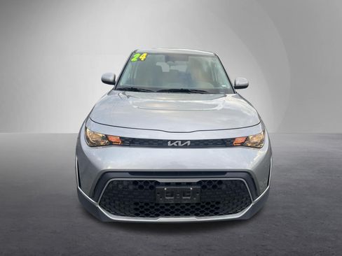 Used 2024 Kia Soul LX w/ Option Group 015 FWD image 10