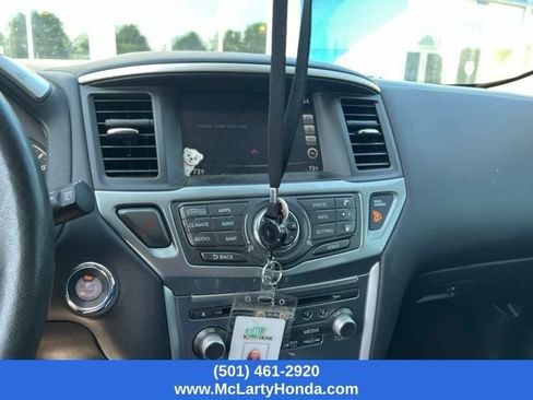 Used 2019 Nissan Pathfinder SL FWD image 12