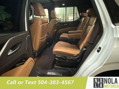 Used 2022 Cadillac Escalade Premium Luxury RWD image 28