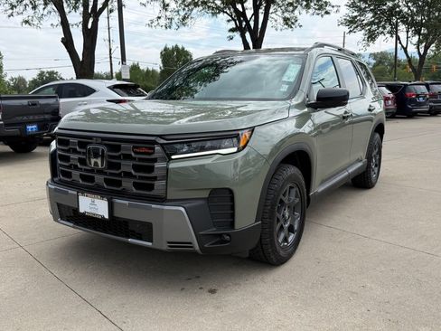 Certified 2026 Honda Pilot TrailSport image 8
