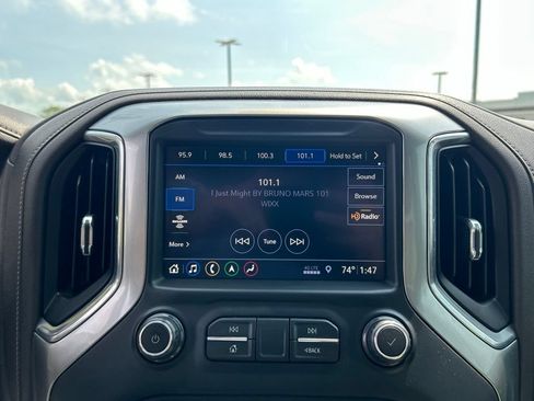 Used 2019 Chevrolet Silverado 1500 LTZ w/ LTZ Premium Package AWD/4WD image 21
