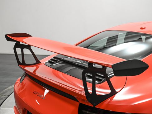 Used 2016 Porsche 911 GT3 RS RWD image 19