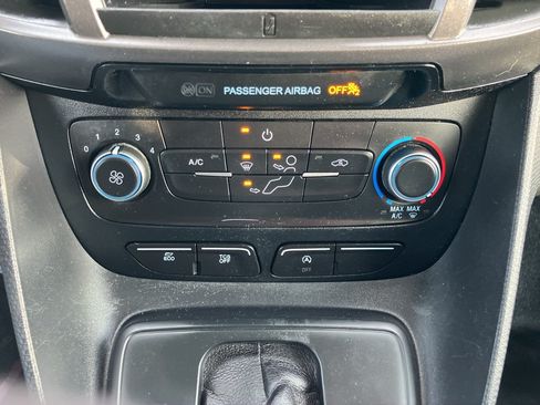 Used 2020 Ford Transit Connect XL FWD image 21