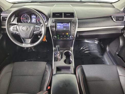 Used 2017 Toyota Camry SE FWD image 16
