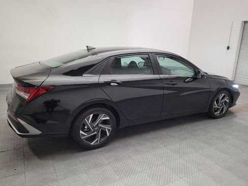 Used 2025 Hyundai Elantra SEL FWD image 10