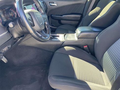 Used 2022 Dodge Charger R/T w/ Blacktop Package image 17