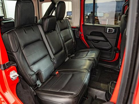 Used 2022 Jeep Wrangler Unlimited Sahara w/ LED Lighting Group AWD/4WD image 46