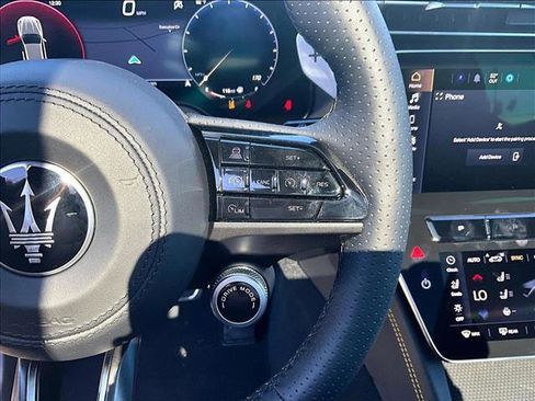 Used 2025 Maserati Grecale Modena image 20