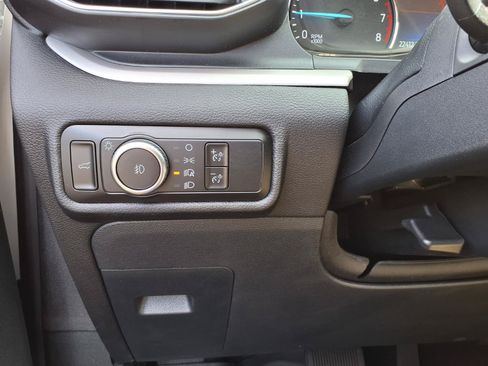 Used 2023 Ford Explorer XLT AWD/4WD image 14