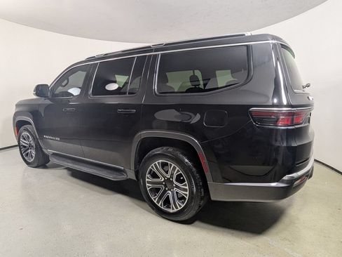 Used 2022 Jeep Wagoneer Series III w/ Flexible Seating Group RWD image 6