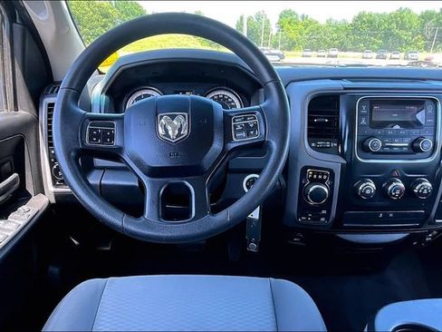 Used 2019 RAM 1500 Express AWD/4WD image 9