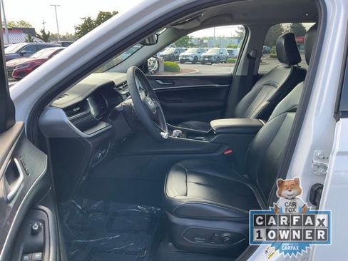 Used 2023 Jeep Grand Cherokee Limited AWD/4WD image 12