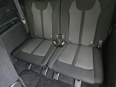 New 2025 Kia Sorento LX image 22