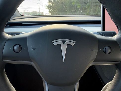 Used 2023 Tesla Model Y Long Range AWD/4WD image 21