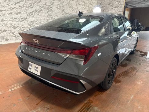 New 2026 Hyundai Elantra SEL Sport FWD image 7