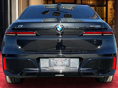 Used 2025 BMW i7 xDrive60 w/ Executive Package image 4